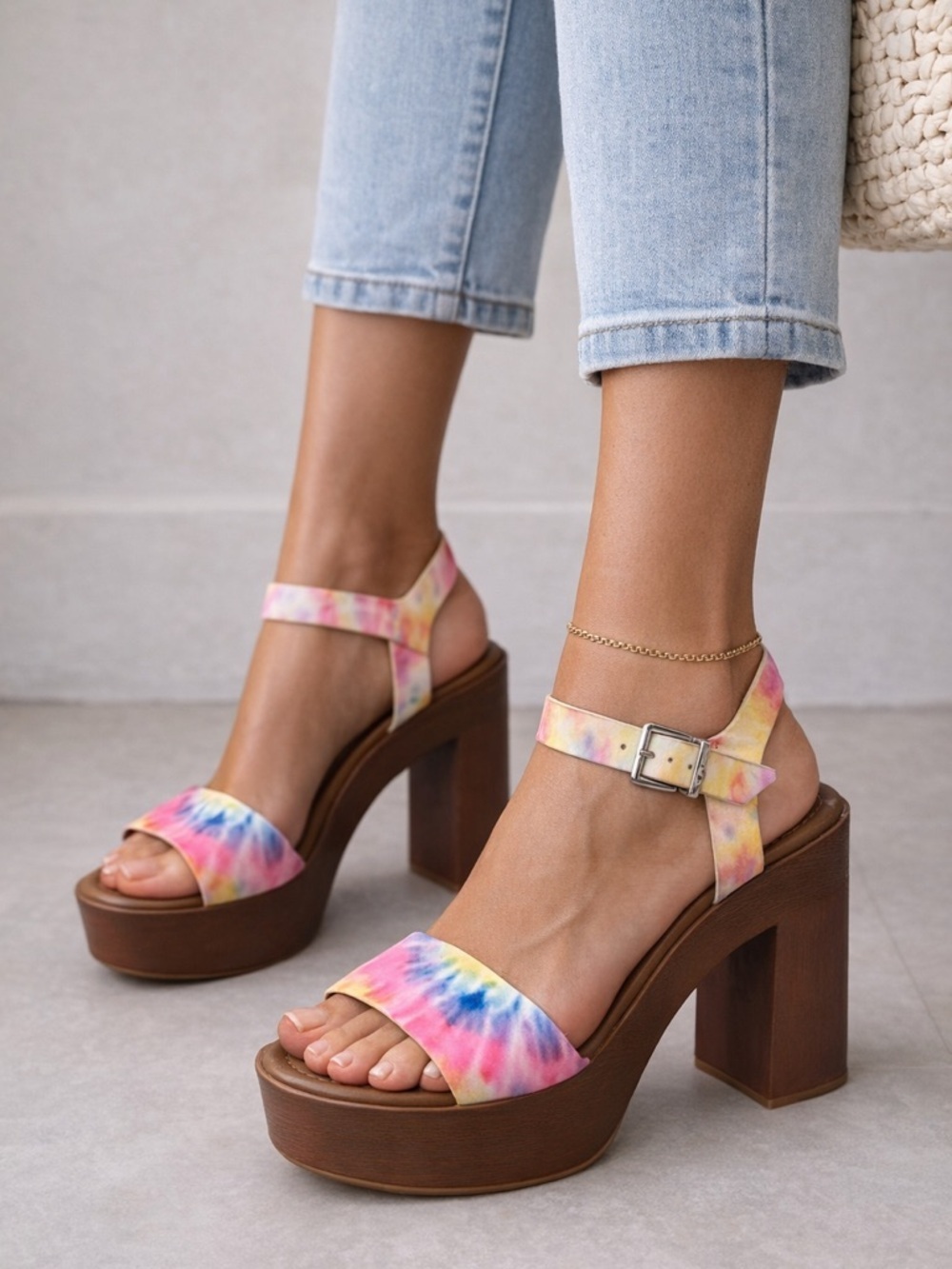 Gianni Bini Tie Dye Platform Heels Size 10 Chunky Block Heel Sandals